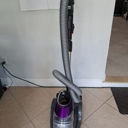 Bissell C4 Cyclonic Canister Vacuum Cleaner 