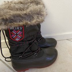 Snow Boots Size 6 Woman 