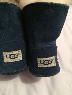 Ugg size 2/3 infant . New. Never used