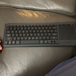 Illuminated Living Room Keyboard K830