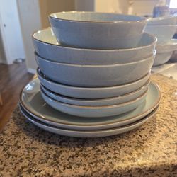 Dinnerware Set