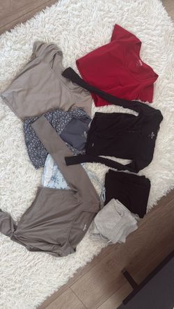Hollister Tops Bundle (6 Shirts) + 2 FREE Pairs of Target Sweatpants!