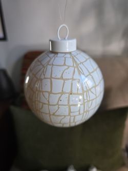 Set of 5 White and Pale Gold Christmas Ornaments