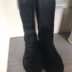 UGGs Size 8