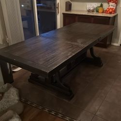 Dinning Table 