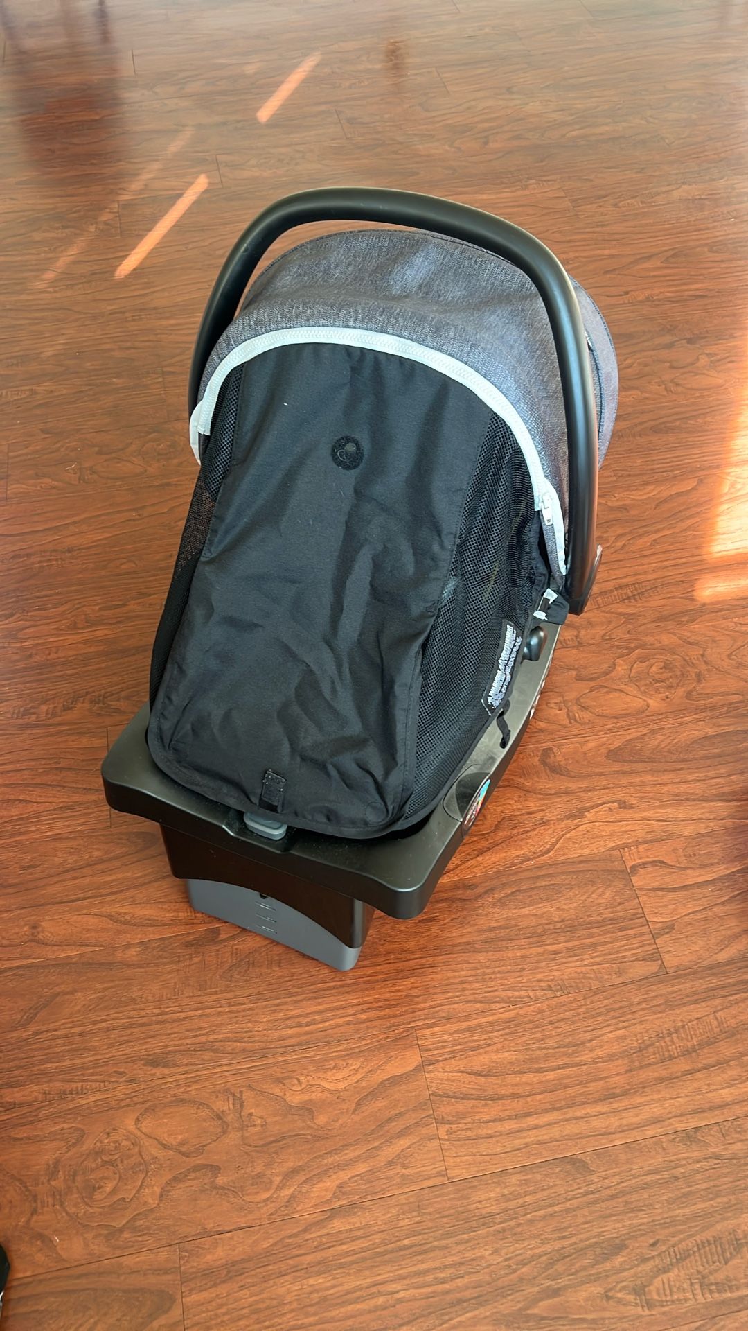 Evenflo Seat W/ Base 