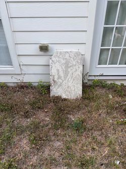 Marble piece 1ft 9in X 2ft 8in