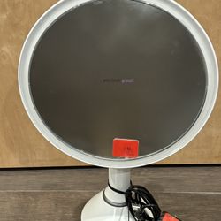 WHITE TABLE MAGNIFYING MIRROR WITH LIGHT RECHARGEABLE