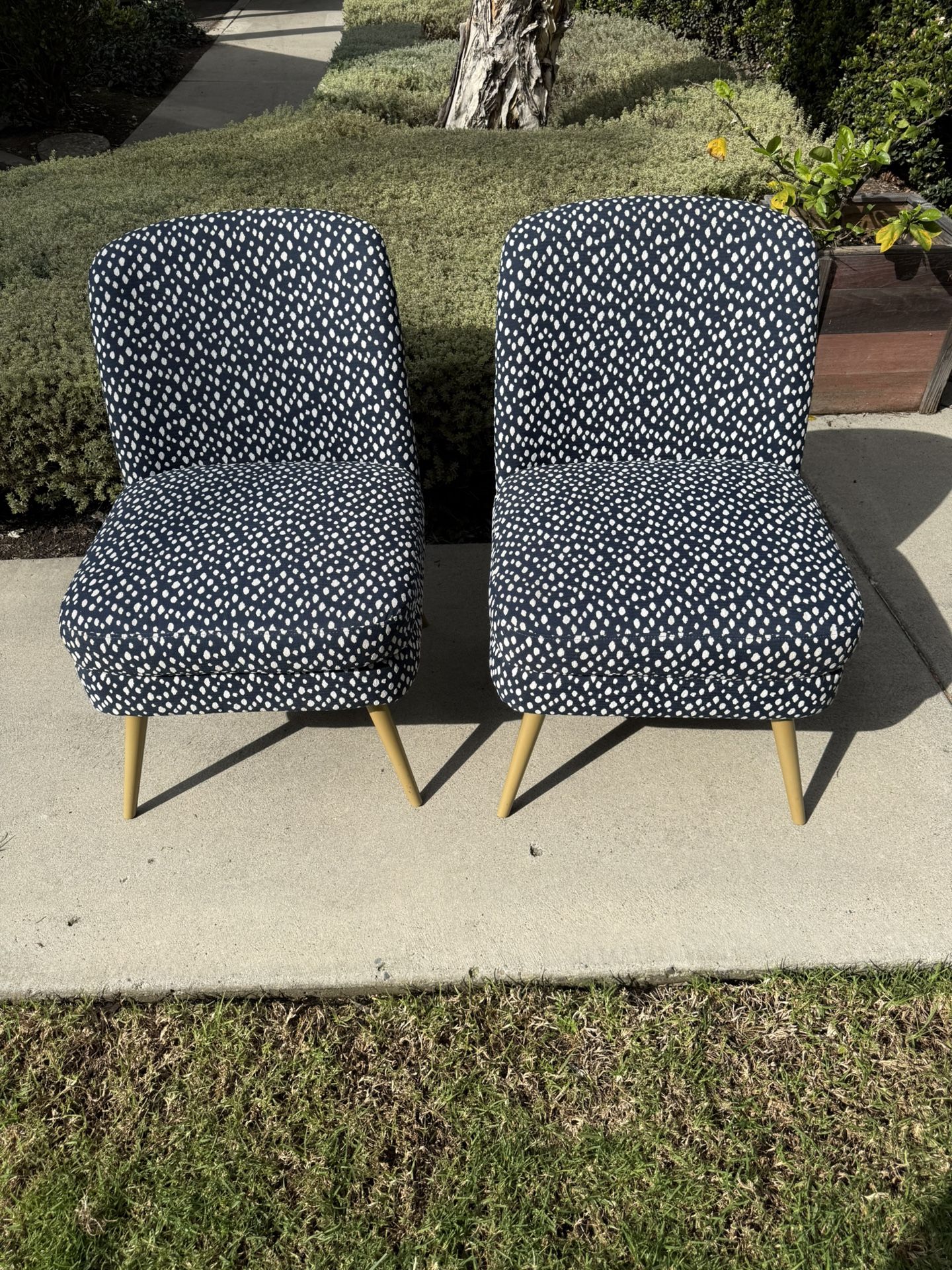 Pair Matching Mid Century Modern Style Accent Chairs