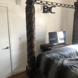 Bed Room Set With Dresser And Front Stand 