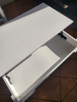 Lift-Top Coffee Table with Protective Top