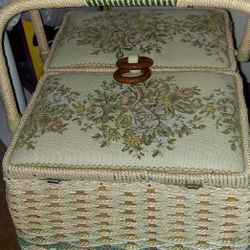 Vintage Sawing Basket 