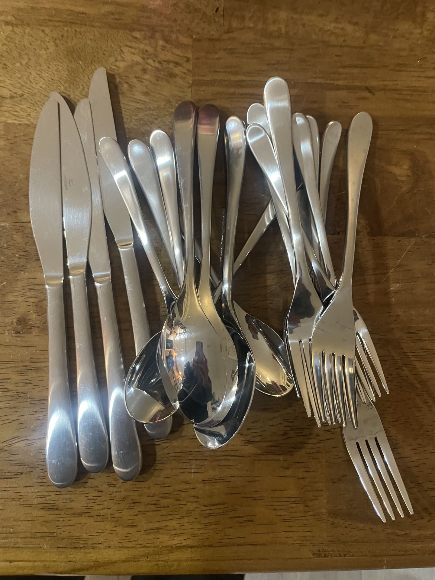 Mikasa Brynley Satin 20-piece Forged Flatware Set- Never Used Open box