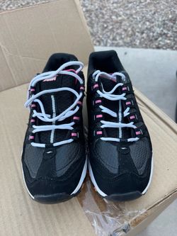 Woman's Size 8.5 Avia Sneakers