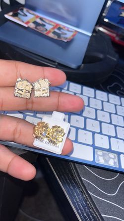 gold nugget earrings/ traphouse