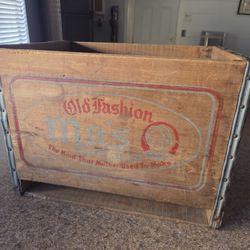 Antique 1940s Ma's Root beer soda wood crate advertising vintage 
Very good original condition 
$60