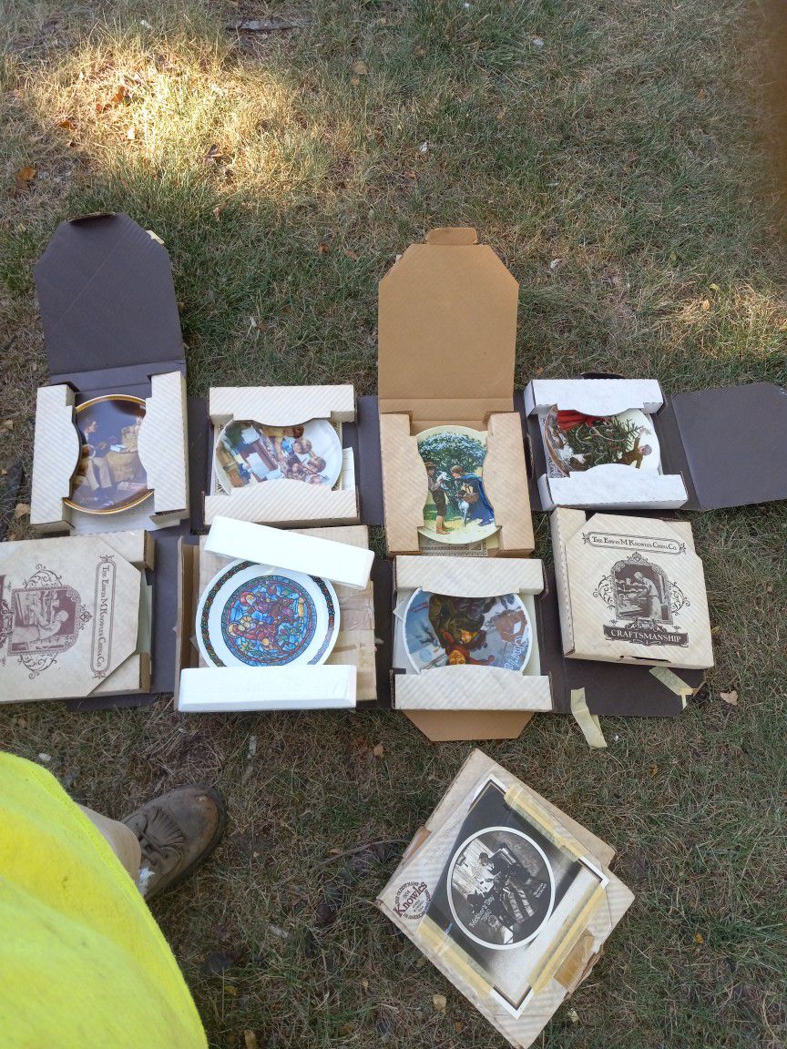 Bunch Of Norman Rockwell Plate Collections The Eldwin Mignoles China Company With Should Certificate Of Authenticity