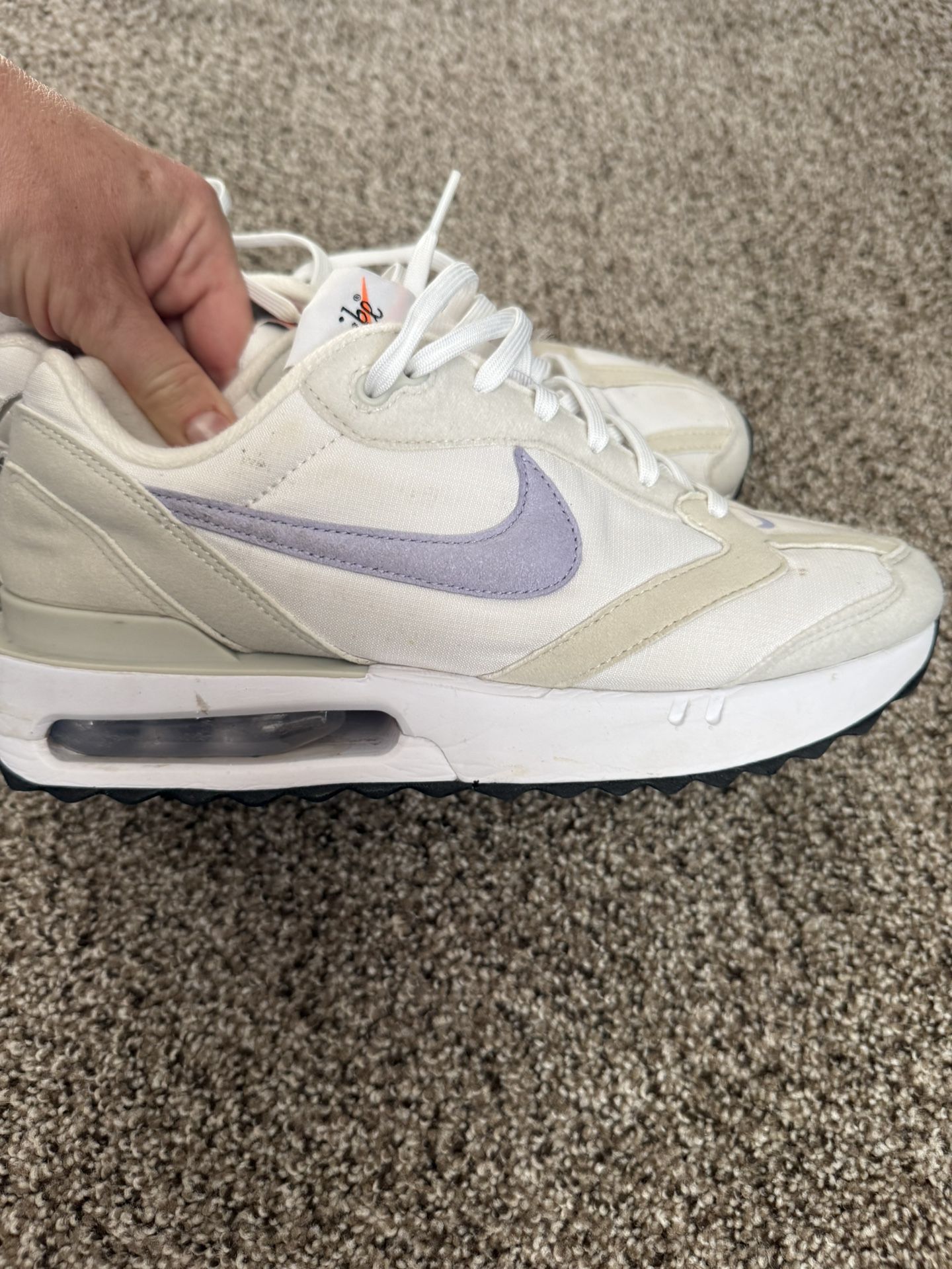 Nike Air Max Dawn Women’s Sneakers – Size 8.5 (US)