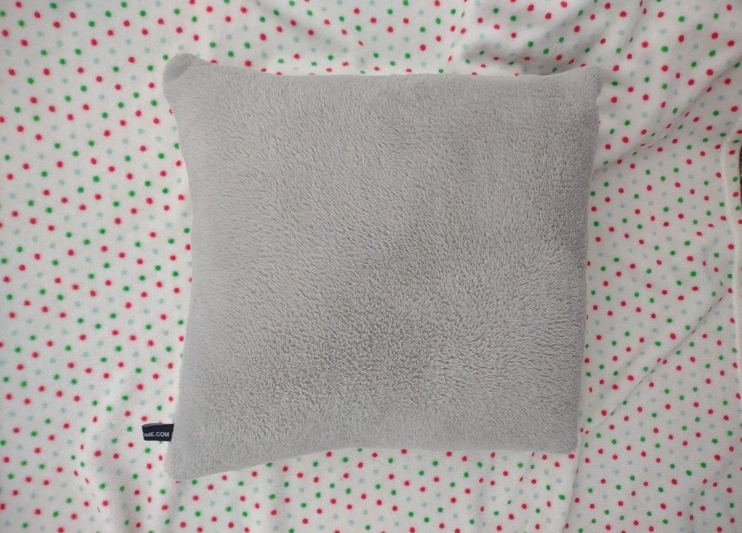 18"*18" Rodeo Light Gray Faux Fur Pillow
