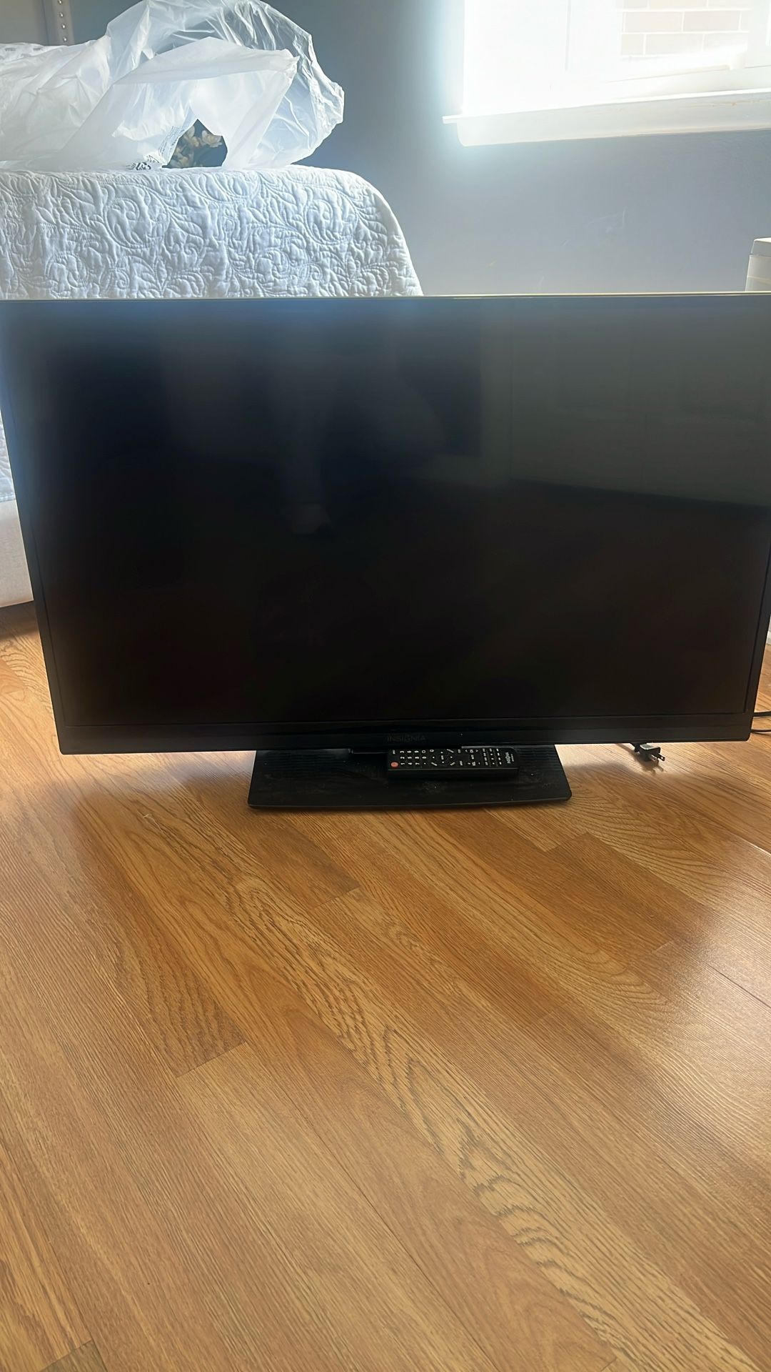Insignia TV 32 Inches For Sale