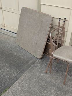 Vintage folding table w/ 3 chairs