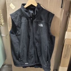 LOW PRICE MOVING- MENS FLEECE VESTa