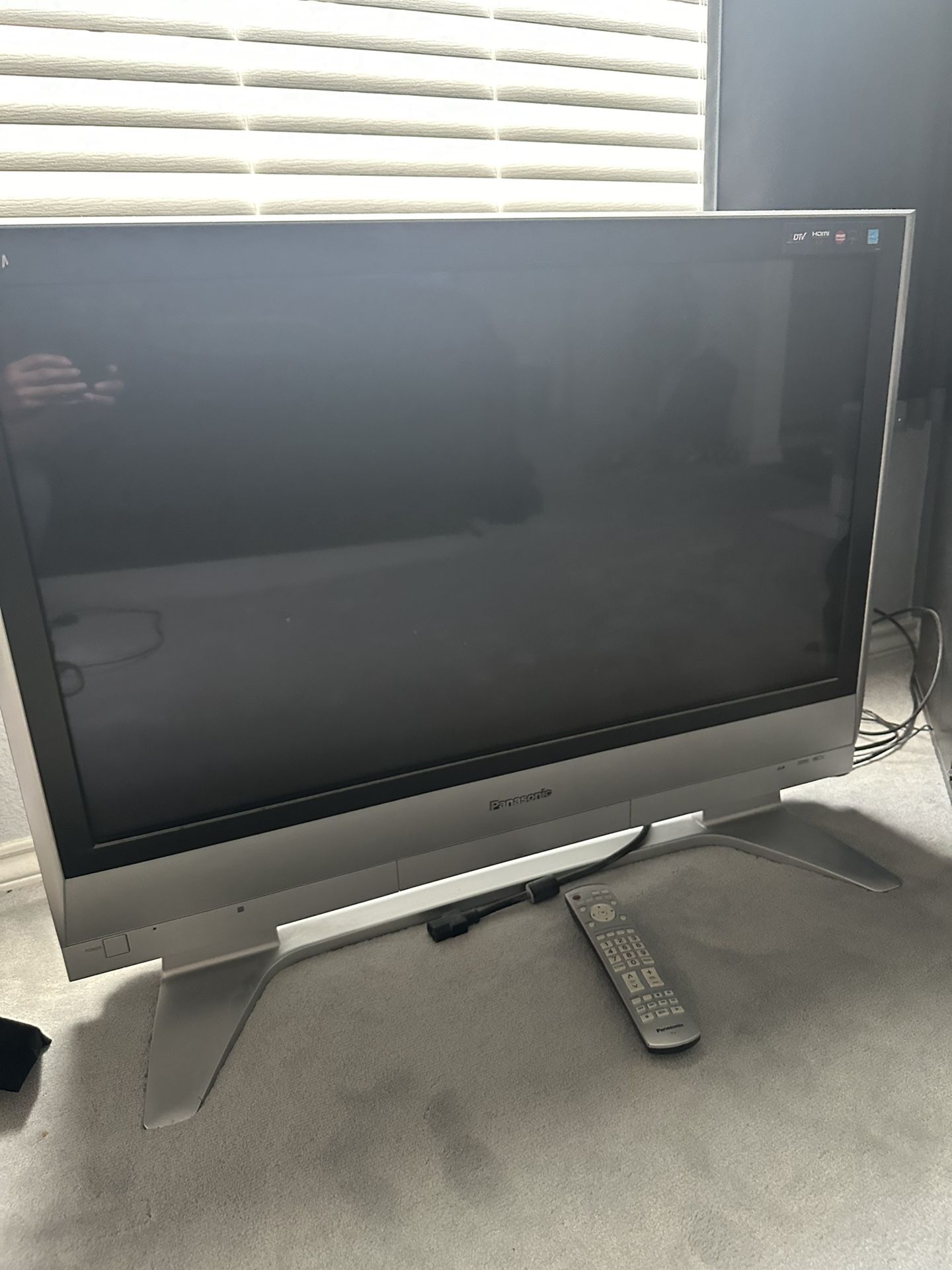Free - Panasonic Viera TV - 37 Inch - Sporadic Red Line