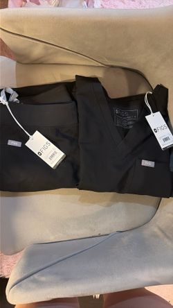 Figs Black Kade Cargo Pants, Black Catarina Pocket Scrub Top