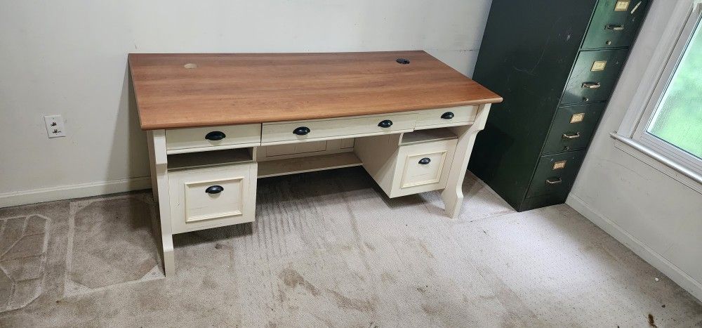 Sauder Executive Desk