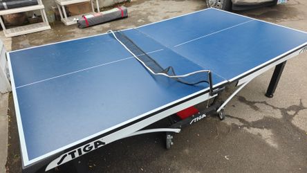 Ping pong table with net.