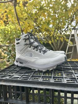 New Women’s Hiking Boots Size 8