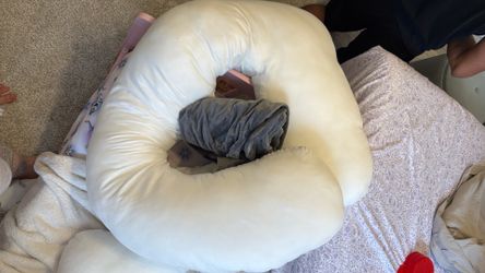 Pregnancy body pillow free