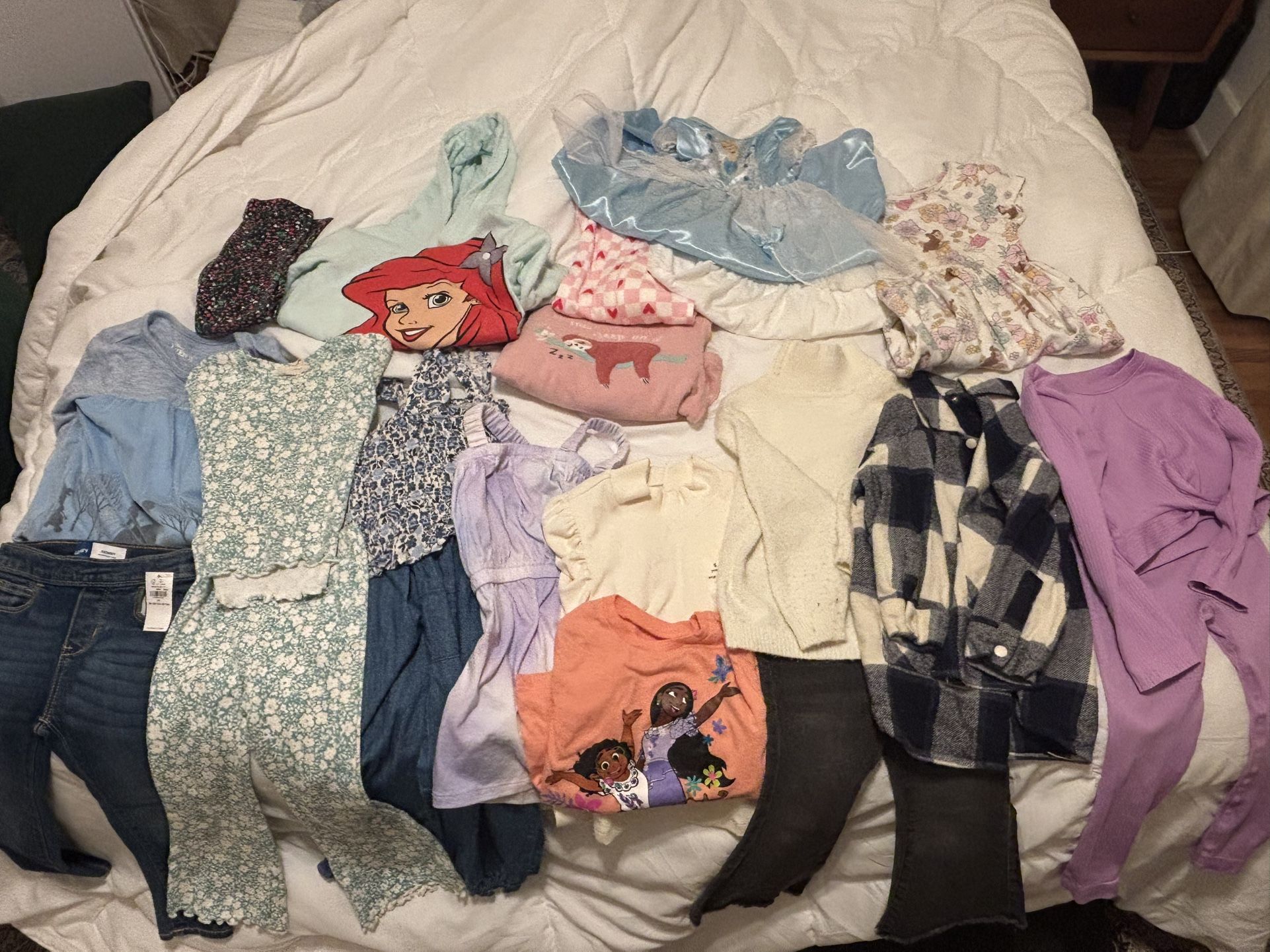 Lot Of Toddler Clothes (3T/4T - Zara, Disney Etc )