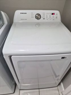 Samsung Gas Dryer - Excellent Condition, less than one year old!