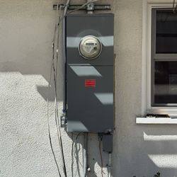 NEW 200 AMP SQUARE D PANEL 