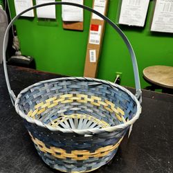 36 Easter Basket / Warehouse In Doraville 