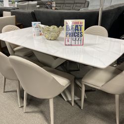 Amazing Dining Set! $1,399! Easy Financing! 💙✨✅ 