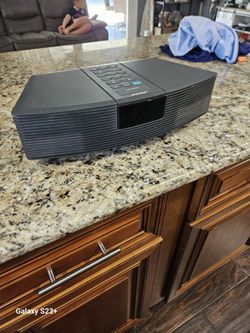 Bose radio and aux in