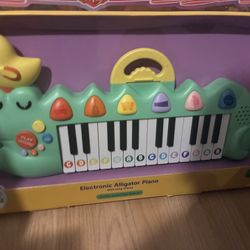 Electronic Alligator Piano 
