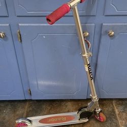 Kid's Toys - Pink Razor Scooter (See Description)