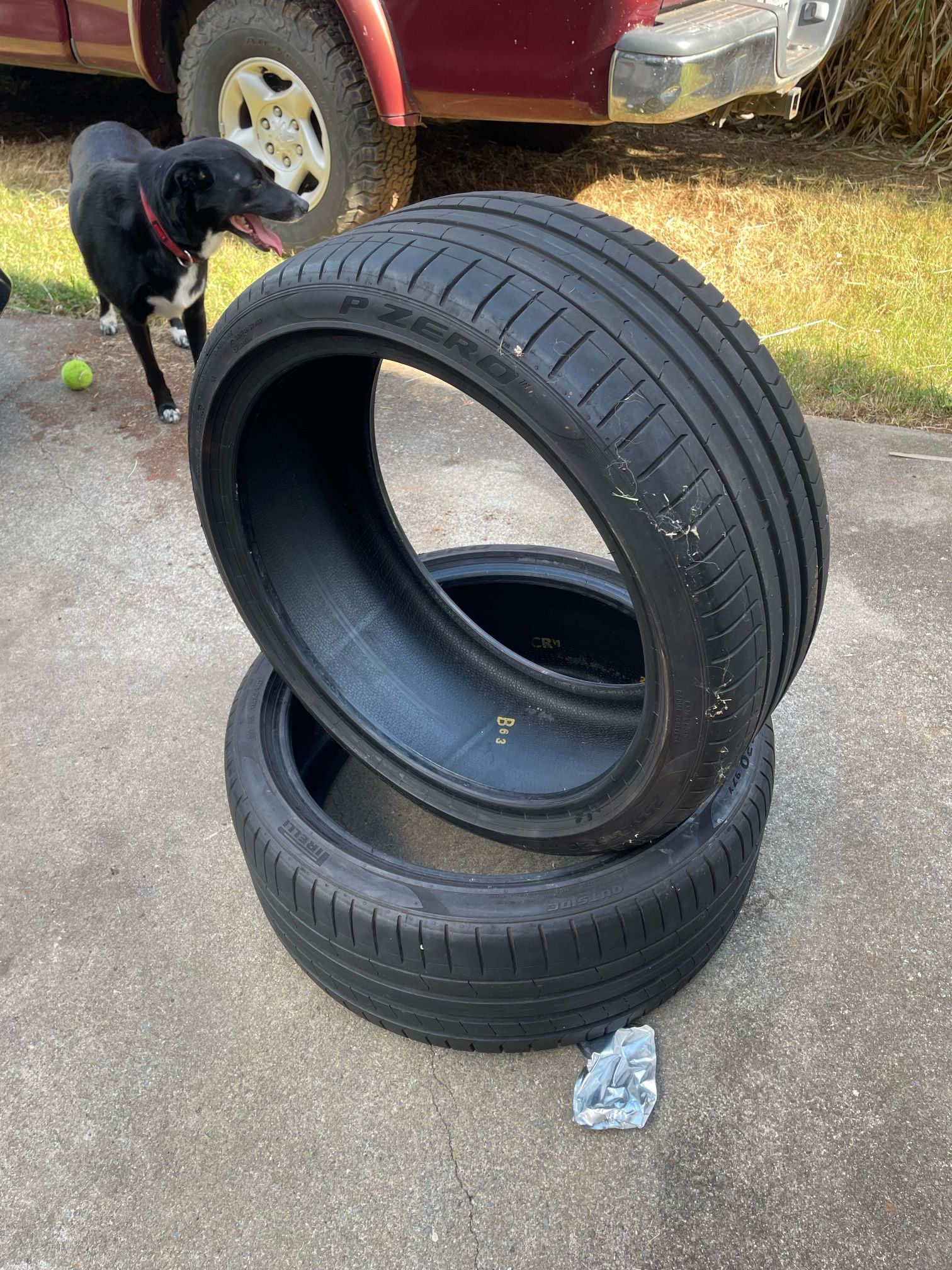 255/35r20