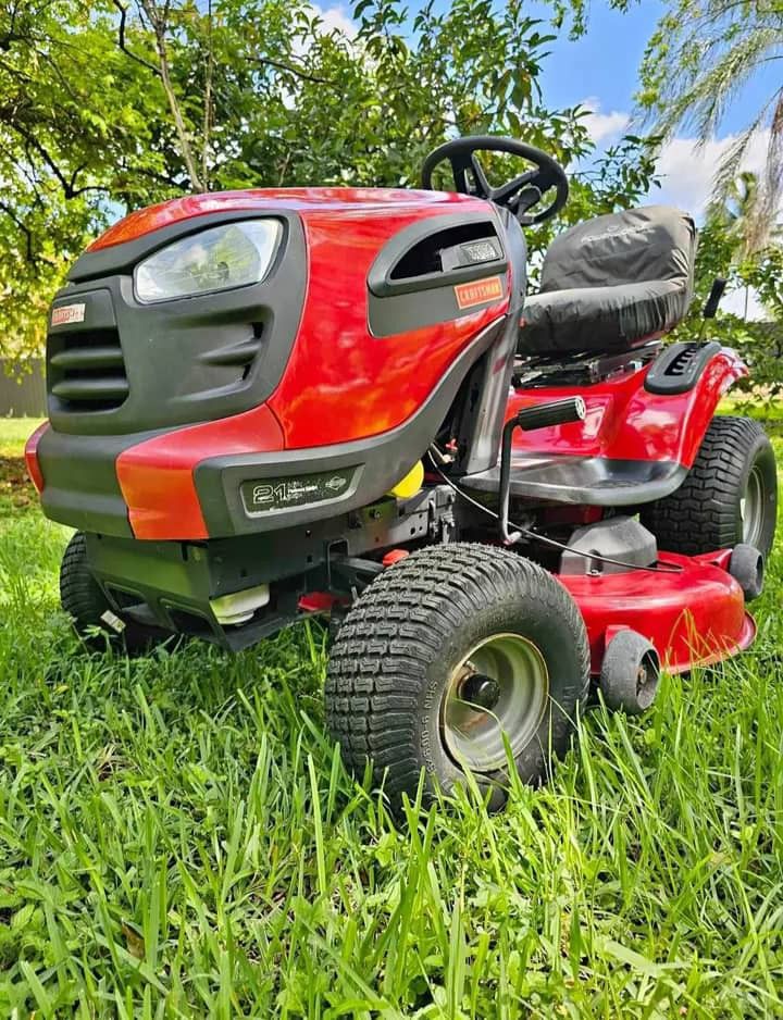 Craftsman Riding Lawnmower Tractor 