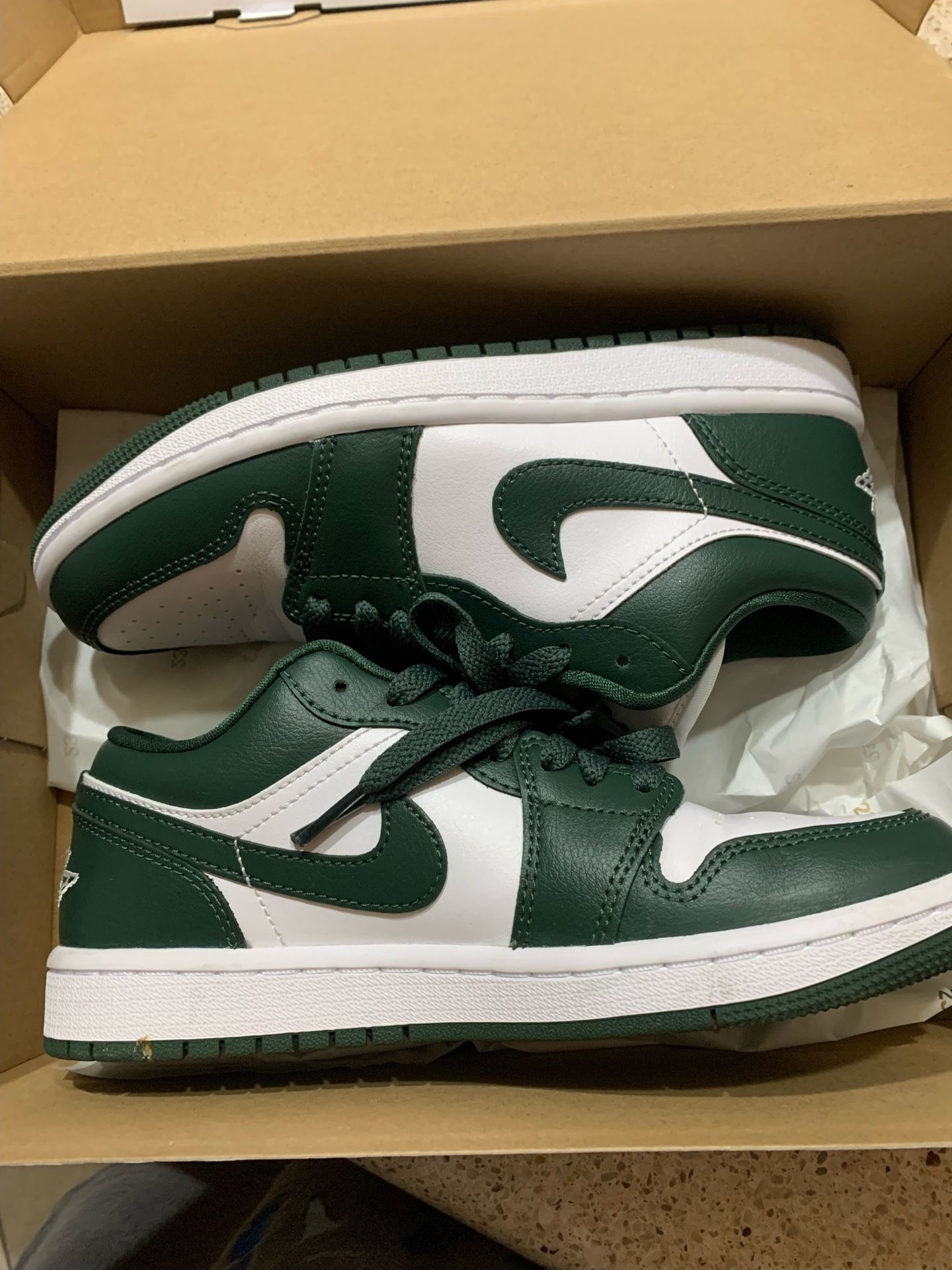 Women’s Air Jordan 1 Low ( White/Galatic Jade )