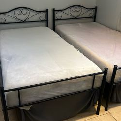 twin beds
