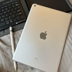 Apple iPad - Apple Pen - Case - Attachable Keyboard 