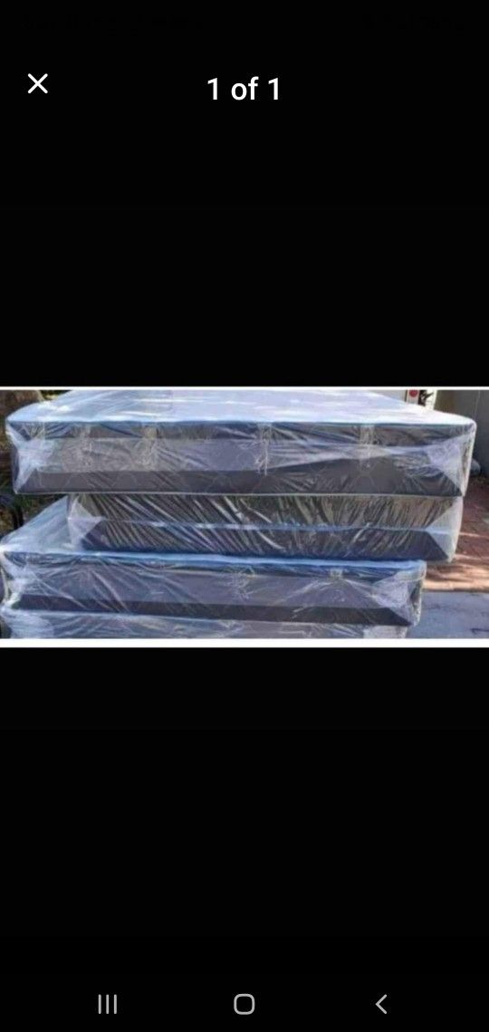 Queen box springs new can deliver