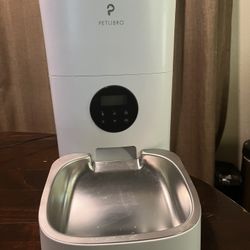 Petlibro Cat/ Dog Feeder