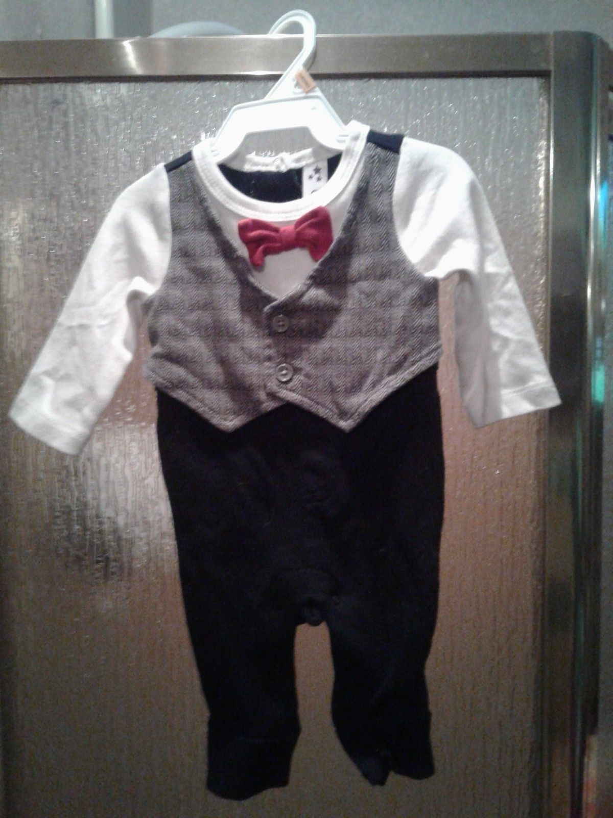 Newborn brand new suit.