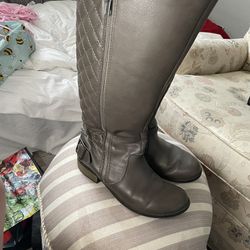 Women’s Size 8 Wide Boot