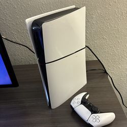 PS5 (Slim)